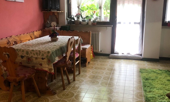Montoso Apartment | Studio Apartment 'L'oasi Dei Larici' with Shared Garden and Balcony