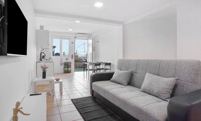 Monte Apartment | Studio Apartment 'Babosas Charm' with Mountain View, Wi-Fi and Air Conditioning