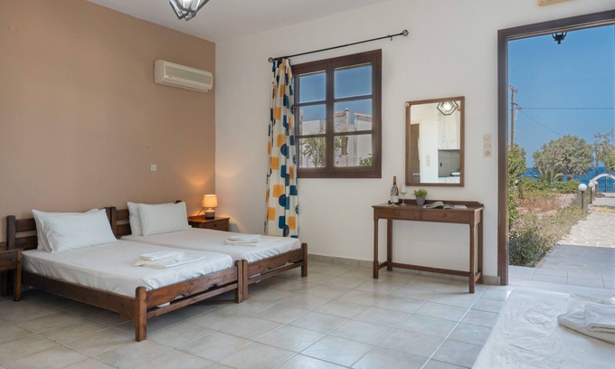 Paloi Apartment | Studio Apartment 'Frantzis 2' with Sea View, Wi-Fi and Air Conditioning