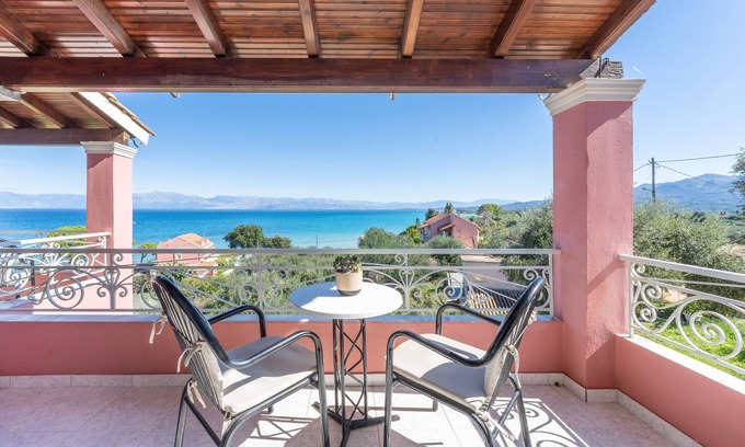 Astrakeri Apartment | Studio Apartment 'Grand 7' with Sea View, Wi-Fi and Air Conditioning