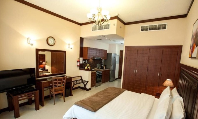 Al Mankhool House | Studio Apartment Near Al Maya Supermarket Mankhool By Luxury Bookings