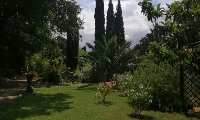 Palau-del-Vidre Apartment | Studio Avec Terrasse Couverte et Jardin au Calme