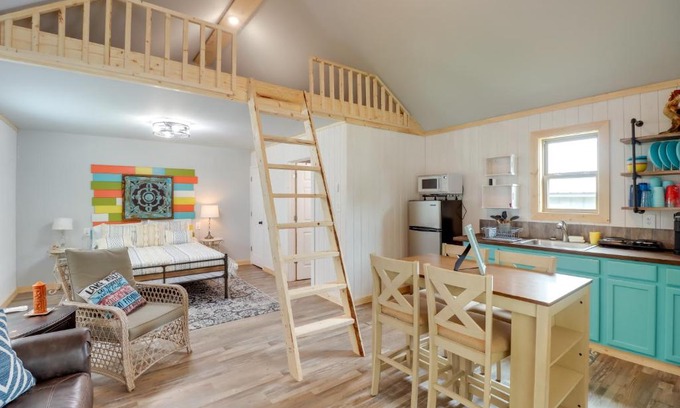 Higden Apartment | Studio Cabin in Higden Boating, Fishing and More!