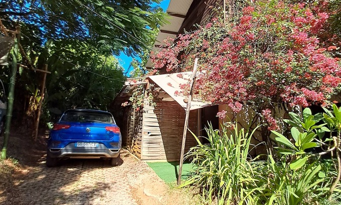 Cayenne Apartment | Studio close to Bourda beach, in a quiet, leafy setting.