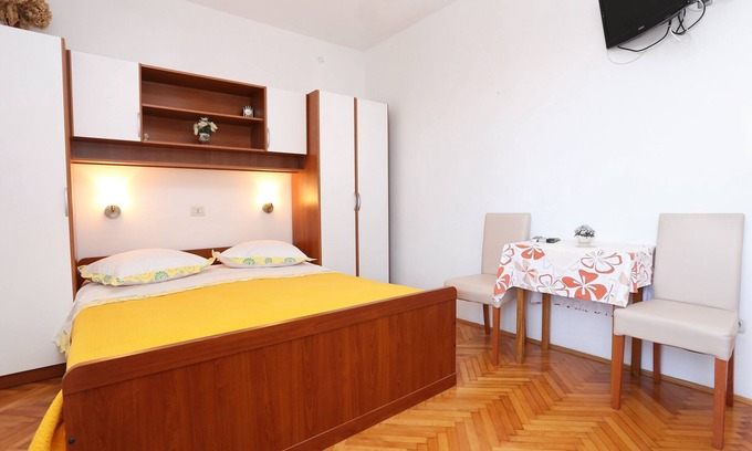 Promajna Apartment | Studio flat near beach Promajna, Makarska (AS-2605-b)