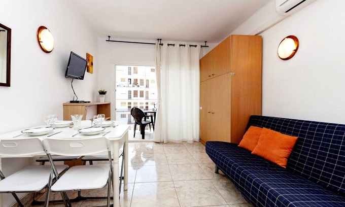 Santa Margarida Apartment | Studio in Roses near Santa Margarita Beach