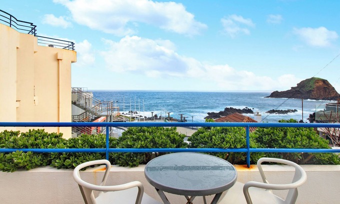 Porto Moniz Apartment | Studio 'Ninho Gaivota' with Breathtaking Sea View, A/C, Wi-Fi & Balcony