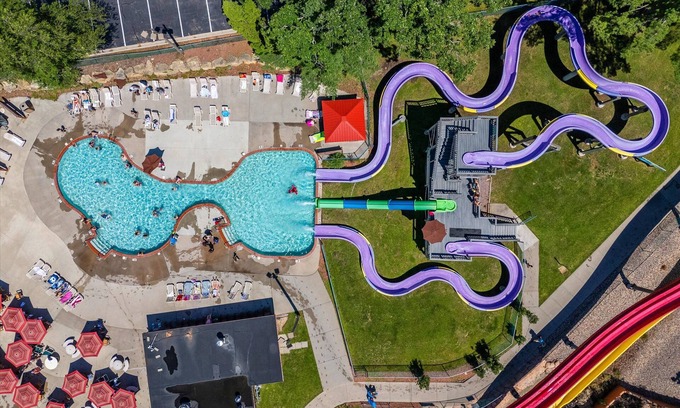 Wisconsin Dells Condo | Studio on the Green - Remodeled 2-Bed, Walk to Attractions