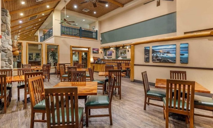 Tahoe Meadows Resort | STUDIO STANDARD LAKE VIEW @Hilton Vacation Club Lake Tahoe Resort South