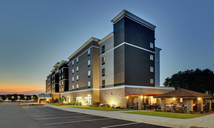 Rock Hill Apartment | Studio Suite | Free Breakfast + Pool