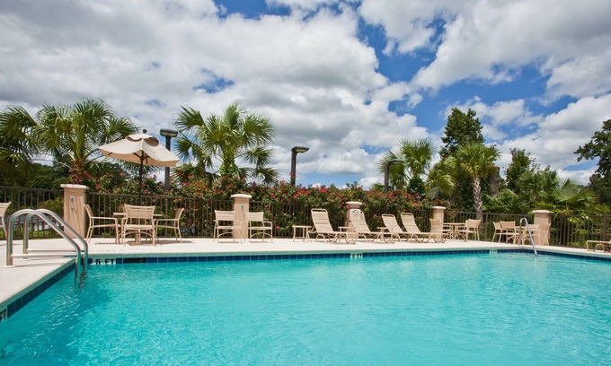 Tallahassee Apartment | Studio Suite in Tallahassee | FREE Breakfast + On-Site Business Center