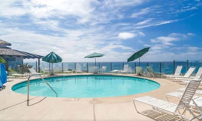 Del Mar Hotel | Studio w/Kitchen | Pool | Free Parking | Del Mar Beach Access