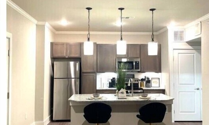 Huntsville Apartment | Studio with Den! Close to MidCity, Providence, The Arsenal, Space Center + more