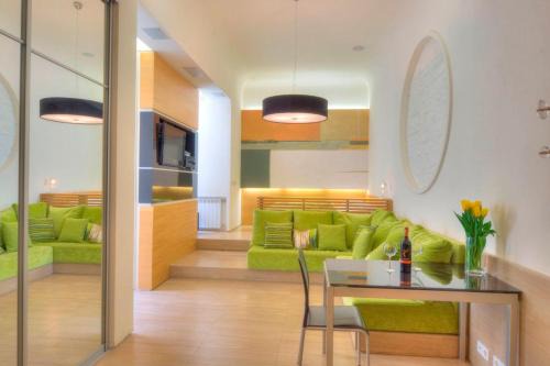 Verkhnie Misto Apartment | Studio with spa at Mykhailivs'kyi In