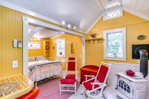 Vernon Apartment | Studio with Trail Access about 10 Mi to Brattleboro!