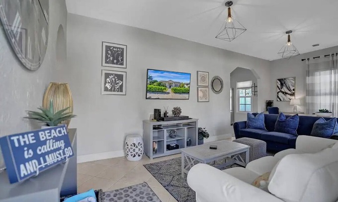 Surfside House | Stunning 2/2 dream beach getaway in Surfside