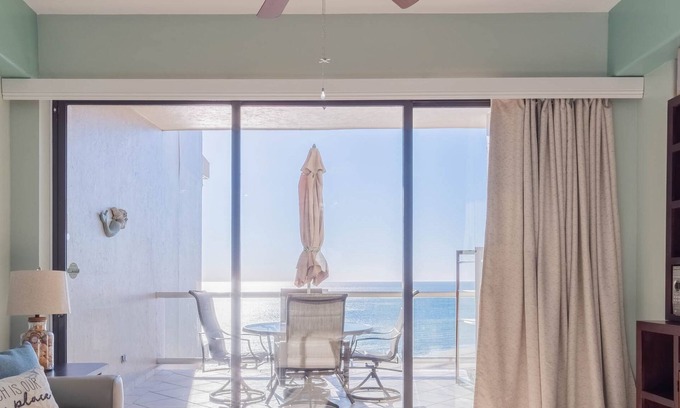 Puerto Penasco Condo | Stunning 24/7 Ocean Front Views & CLOSEST TO THE BEACH = Diamante 806 Phase 1