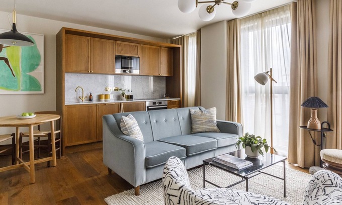 Tottenham Hale Apartment | Stunning Apartment with City views