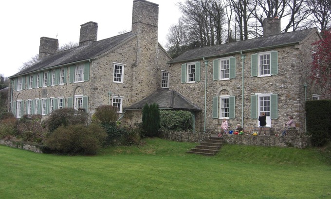 Honiton House | Stunning Arts and Crafts family home Outstanding views tennis court