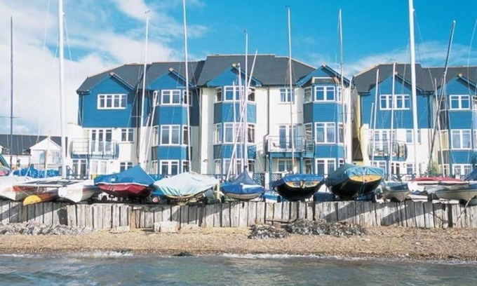 Exmouth House | Stunning Beach House with Panoramic Views