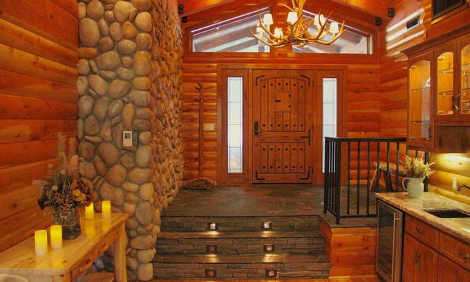 Long Barn Cabin | Stunning cabin in a 400 acre gated wooded park close to Pinecrest & Dodge Ridge