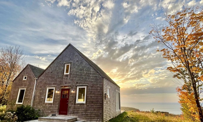 Chimney Corner Cottage | Stunning Cottage and Ocean Views 3 min. to Beach, near Cabot Trail & Park