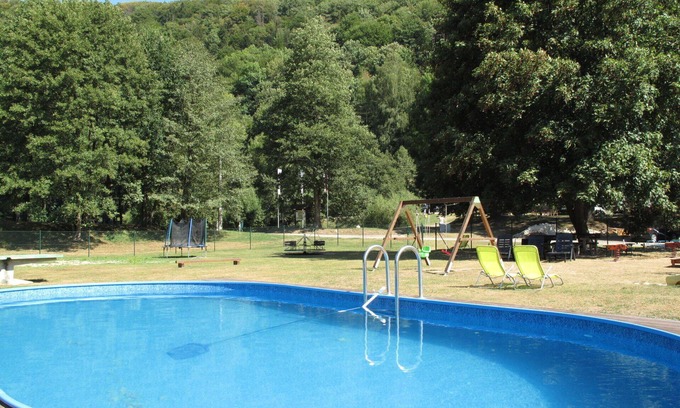 Ceska Metuje House | Stunning private villa for 6 people with WIFI, pool, TV, patio, pets allowed and panoramic view