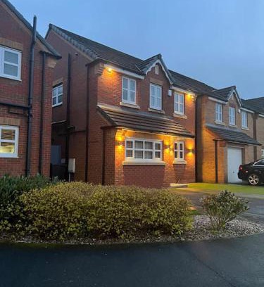 Tyldesley House | Stunning Home in Astley