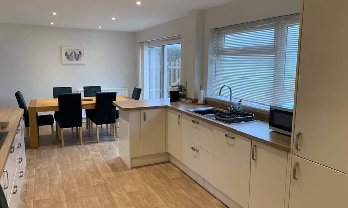 South Petherton House | Stunning Home in Large Gardens