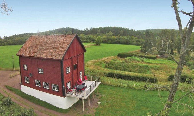 Granna House | Stunning home in Gränna with lake view