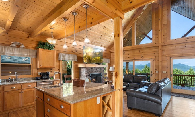 Vein Mountain Cabin | Stunning Log Cabin with Panoramic Mountain Views