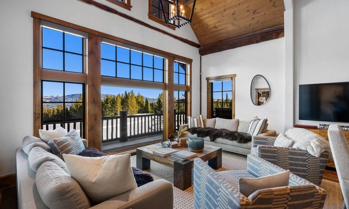 Spanish Peaks House | Stunning Mountain Retreat Located in Spanish Peaks
