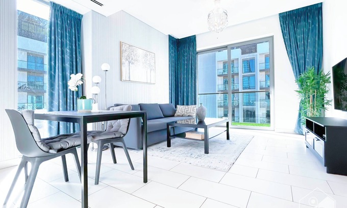 Dubai Apartment | Stunning & New 1B Apt with Balcony & View Dubai