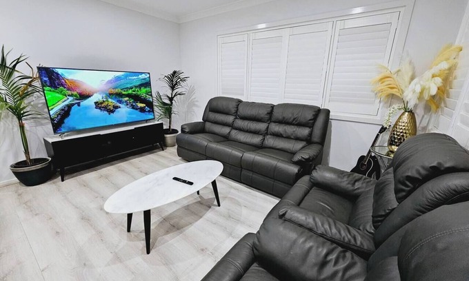 Marsden Park House | Stunning New 5 BR & 3.5 Bath