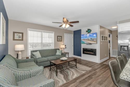 Myrtle Beach House | Stunning Ocean Lakes "Coastal Cottage" Beach House-Renovated! LED Fireplace! Walk to The Beach!