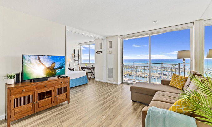 Waikiki Condo | Stunning Ocean View at Ilikai Marina in Waikiki