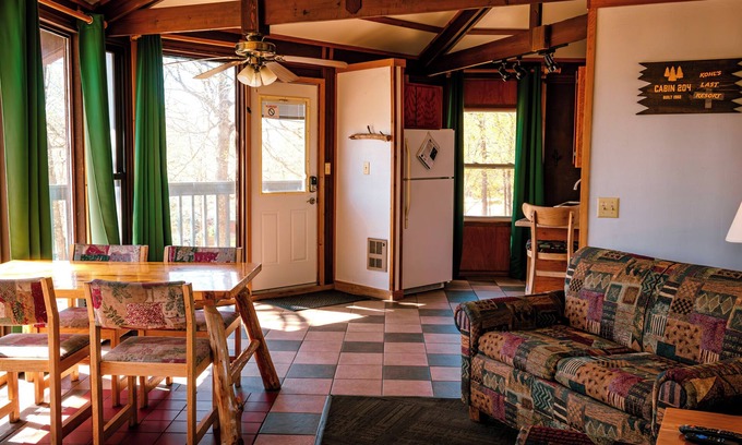 Puposky Cabin | Stunning Octagon Cabin Getaway