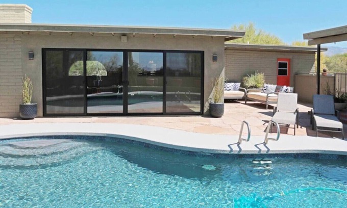 Tucson House | Stunning Pool /Sleeps 8/3BR 2BA/Big Views