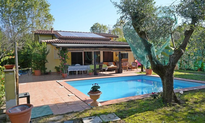 Ameglia Villa | Stunning private villa with private pool, WIFI, A/C, TV, veranda, pets allowed, close to La Spezia