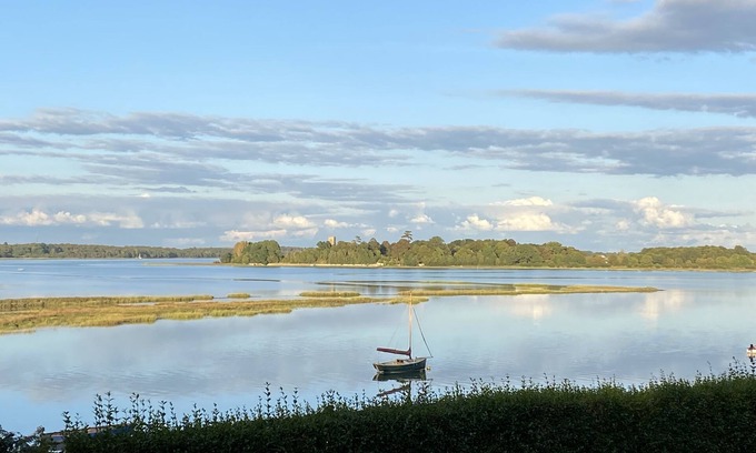 Woodbridge House | Stunning Riverside Cottage with Breathtaking Views, 1 mile from Snape Maltings