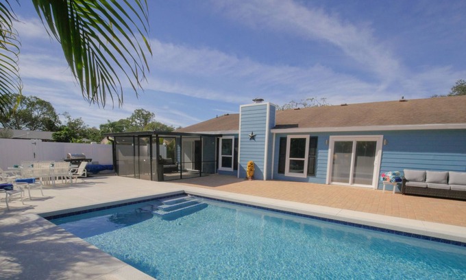 Whitfield House | Stunning & Spacious Pool Home in Sarasota!