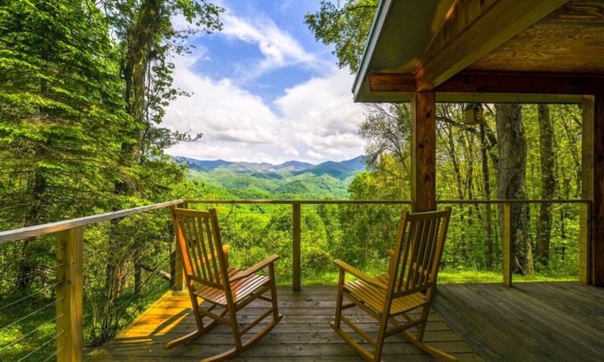 Sylva Cabin | Stunning Views | 5 Min to Blue Ridge Parkway
