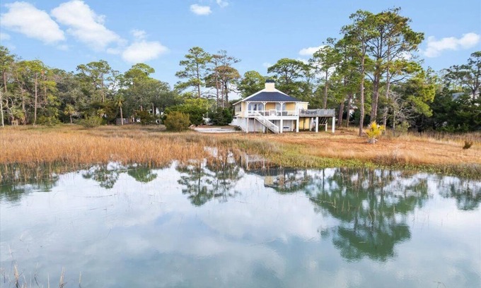 Tybee Island House | Stunning Views, Private Location, Short Walk to the Beach, Bird Watching