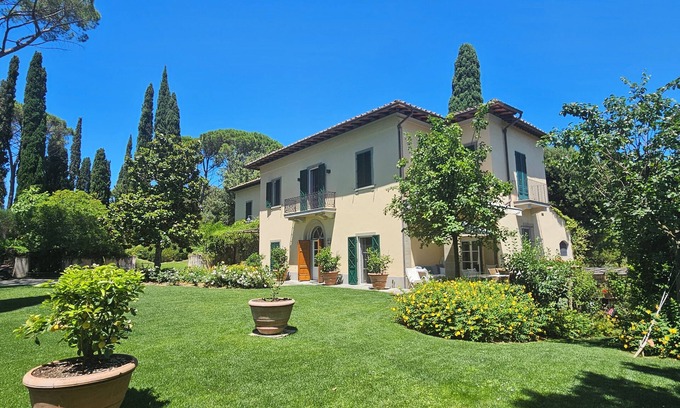 Florence Villa | Stunning Villa overlooking Florence