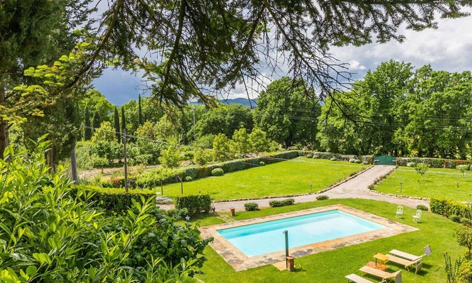 Montevarchi Villa | Stunning villa with private pool, WIFI, TV, terrace, pets allowed, panoramic view and parking