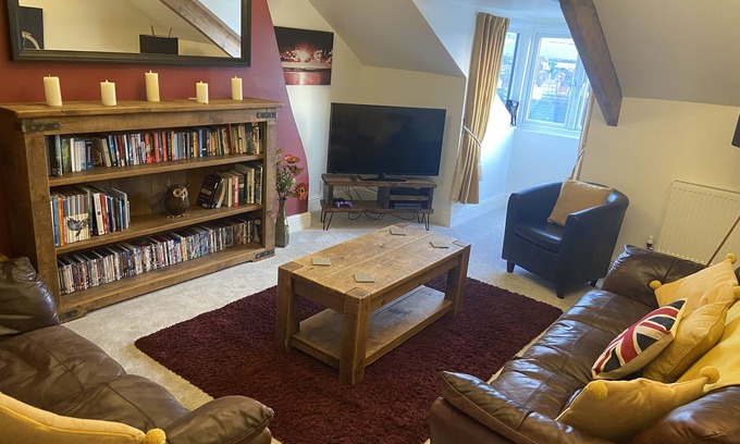 Whitby Apartment | Stunning Whitby Penthouse Apartment with Abbey View