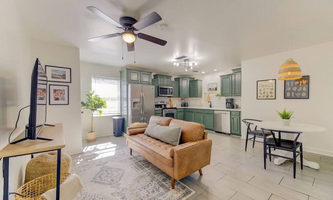 Earlewood Condo | Stylish 1 BR Apt | Mins to ZOO, USC & Ft Jackson