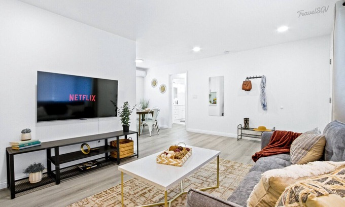 Alhambra Apartment | Stylish 1BR Unit + Parking + Near DTLA #TravelSGV