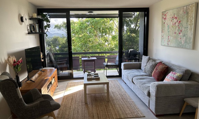 West End Apartment | Stylish 2 bedroom unit convenient location, West End