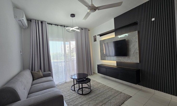 Tunguu Apartment | Stylish 2BR Apt with Balcony